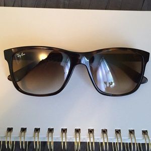 Ray ban women’s sunglasses tortoise color